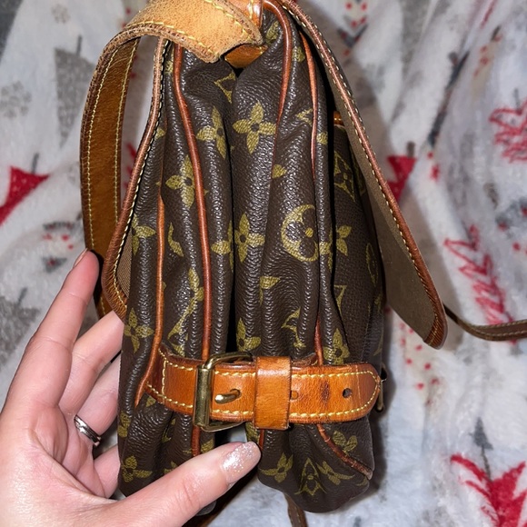 Louis Vuitton Discontinued Saumur bag - Picture 9 of 11